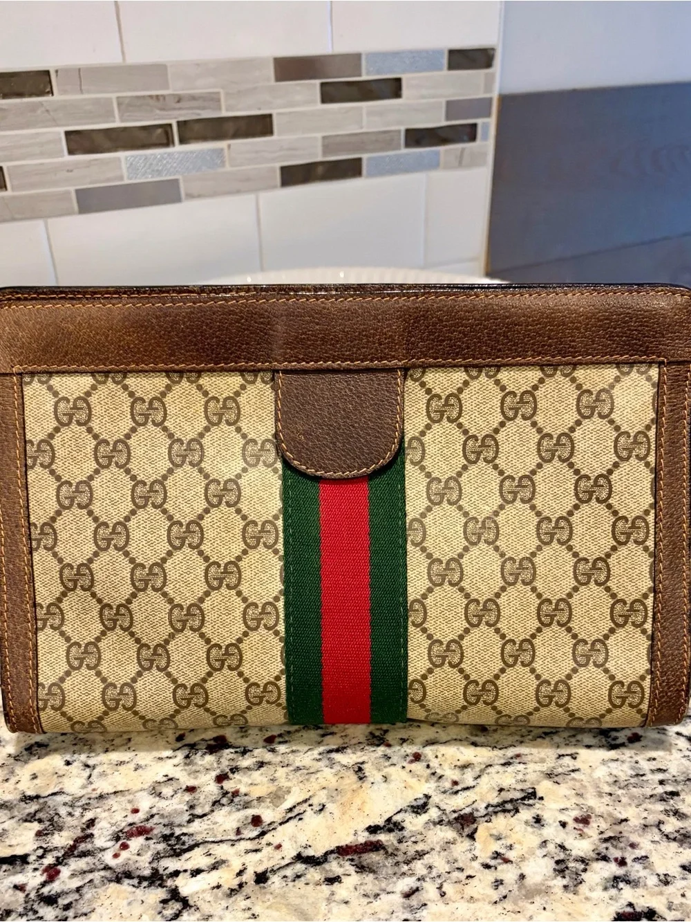 ✨ Authentic vintage Gucci at an amazing price! ✨